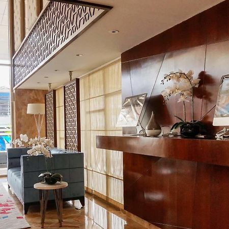 Louis Kienne Hotel Pandanaran Semarang Exterior photo